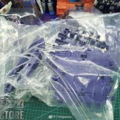4th Party Masterpiece MP-52 Starscream Version 2.0 W/o Extra LED Headsculpt -Figure Forge Outlet Store 2107fe653d